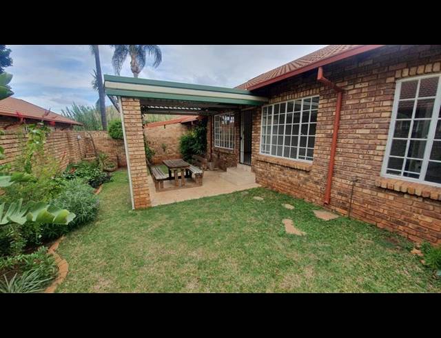 2 BEDROOM TOWNHOUSE FOR SALE IN AMANDASIG